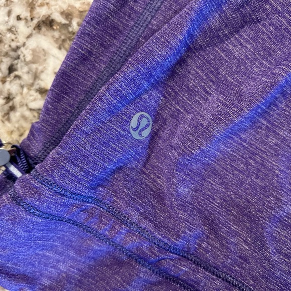 Lululemon Shirt Womens 6 Power Y Tank Top Purple Built in Bra Racerback Activewe - Picture 6 of 11